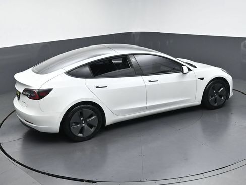 Used 2022 Tesla Model 3 Long Range AWD/4WD image 3
