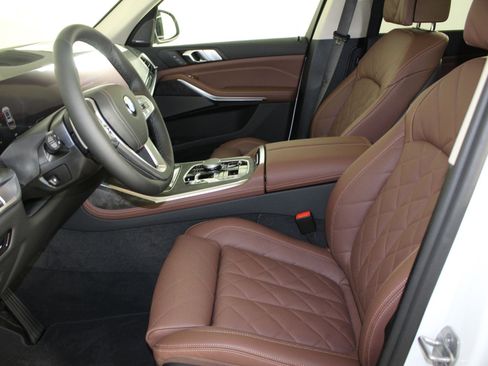 New 2026 BMW X7 xDrive40i image 5