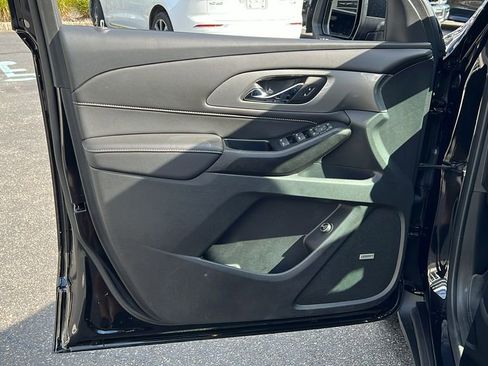 Used 2023 Chevrolet Traverse LT w/ LT Premium Package image 19