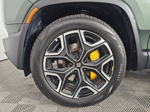 Used 2023 Rivian R1S Adventure image 9