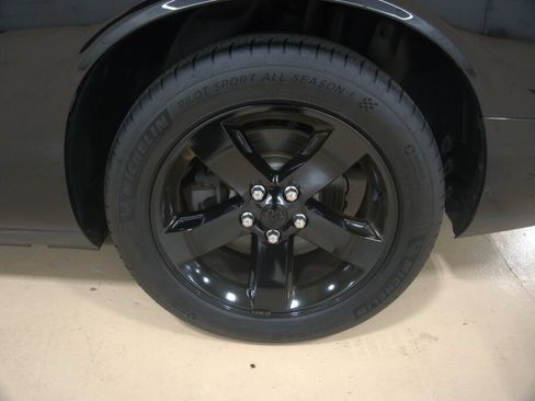 Used 2009 Dodge Challenger R/T RWD image 11
