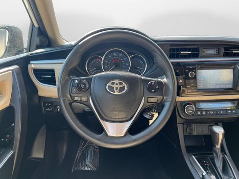 Used 2015 Toyota Corolla LE FWD image 10