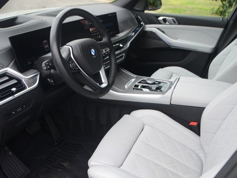 Used 2026 BMW X5 xDrive40i AWD/4WD image 2
