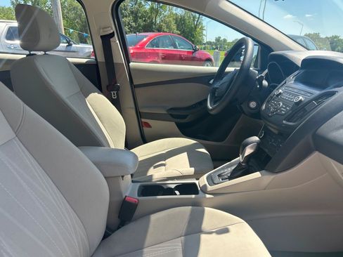 Used 2018 Ford Focus SE FWD image 23