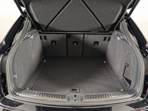 Certified 2023 Porsche Macan S AWD/4WD image 17