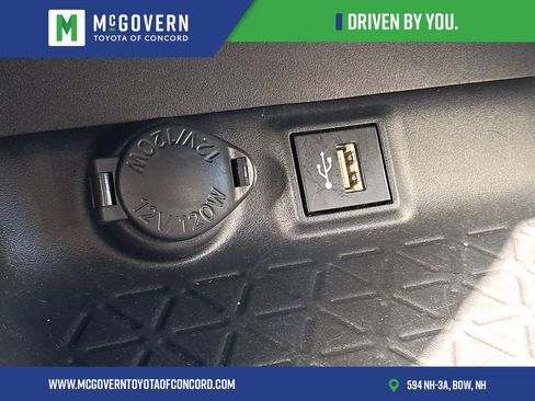 Used 2024 Toyota RAV4 LE AWD/4WD image 25