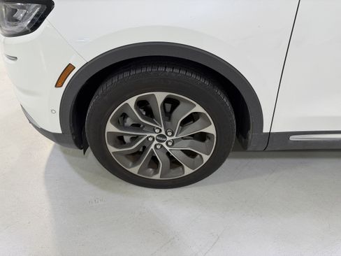 Used 2022 Lincoln Nautilus Reserve image 9