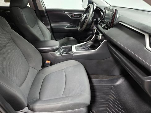 Used 2021 Toyota RAV4 LE AWD/4WD image 50