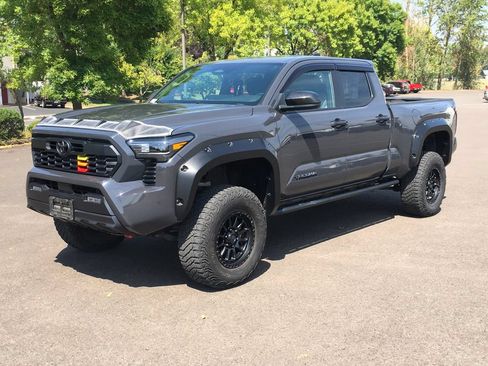 Used 2024 Toyota Tacoma TRD Off-Road AWD/4WD image 1