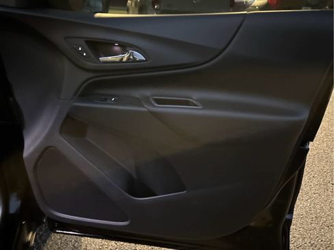 Used 2020 Chevrolet Equinox LT w/ Midnight Edition image 28
