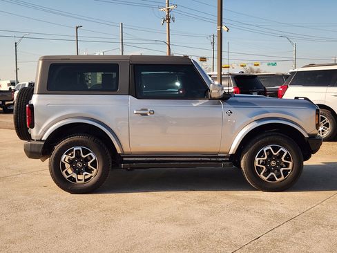 Used 2022 Ford Bronco Outer Banks image 7