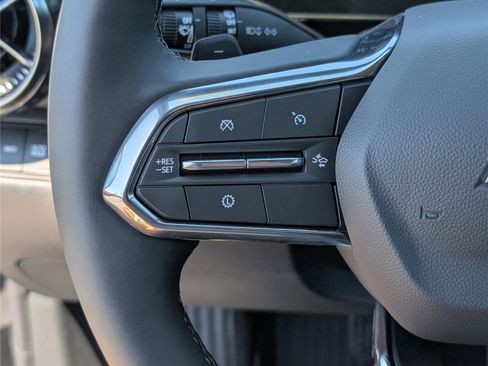 New 2026 Chevrolet Equinox LT w/ Safety and Technology Package AWD/4WD image 17