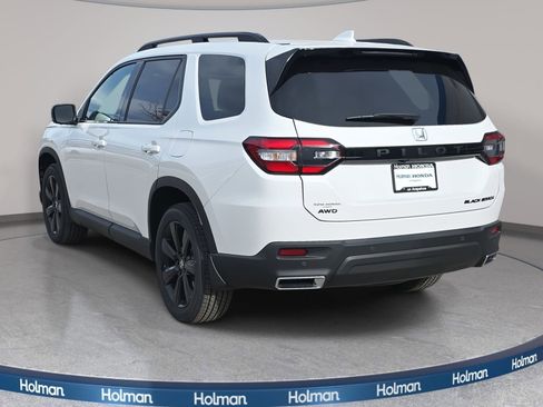 New 2025 Honda Pilot Black Edition image 7