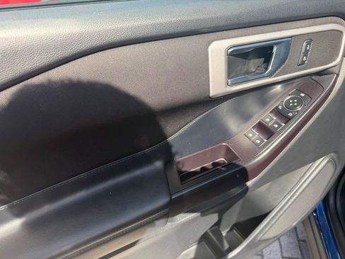 Used 2020 Ford Explorer XLT RWD image 13