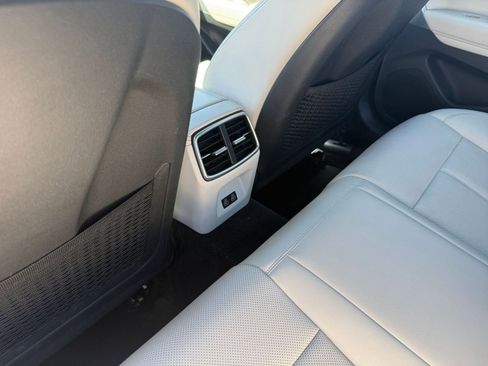 Used 2025 Genesis G70 2.5T AWD/4WD image 23