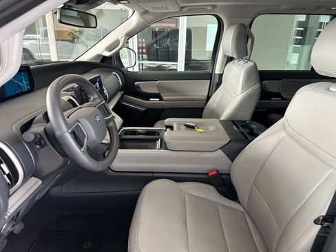 Certified 2025 Ford Expedition Active AWD/4WD image 16