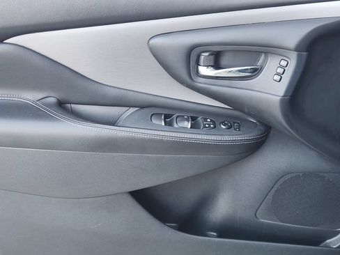 Used 2019 Nissan Murano SL w/ SL Technology Package FWD image 18