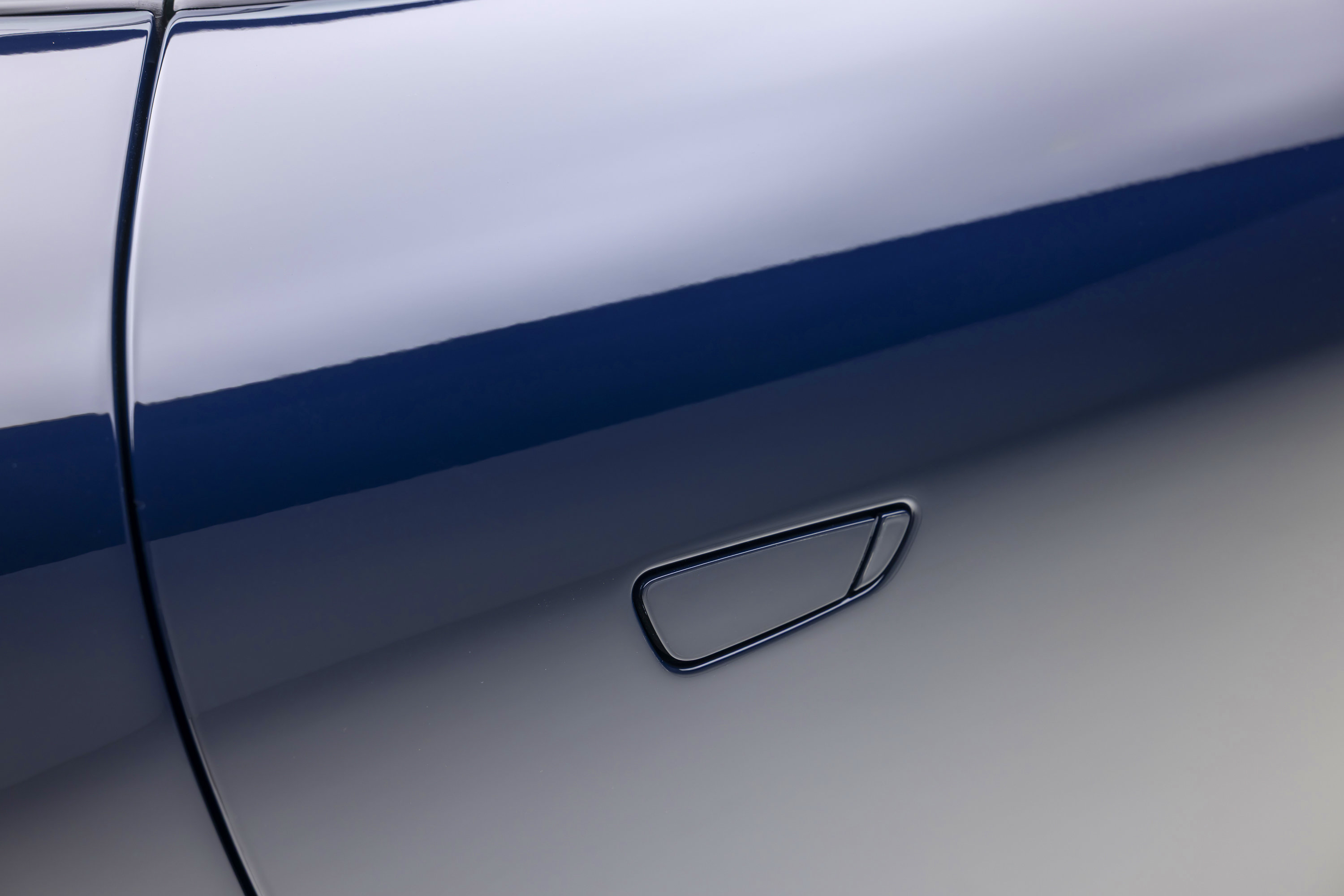 Certified 2024 Ferrari Roma Spider RWD image 34