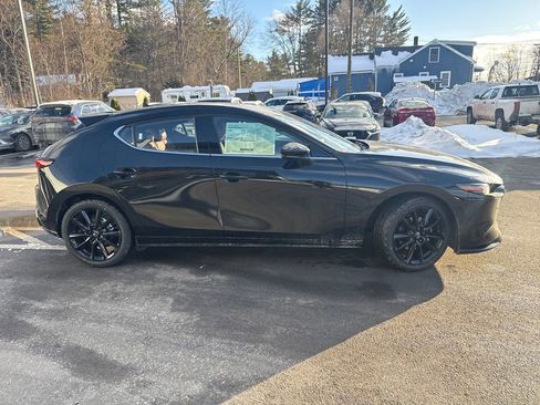 New 2026 MAZDA MAZDA3 Hatchback w/Premium Plus Pkg image 6