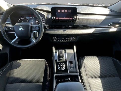 Used 2022 Mitsubishi Outlander ES AWD/4WD image 16