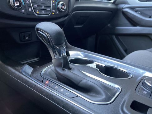 Used 2023 Chevrolet Traverse LT FWD image 31