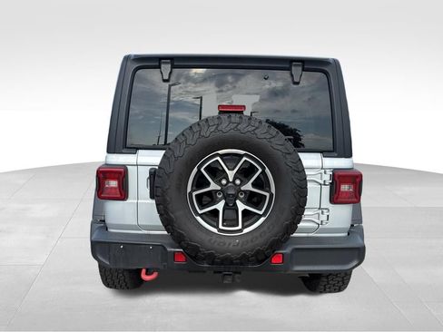 Used 2024 Jeep Wrangler Unlimited Rubicon AWD/4WD image 4