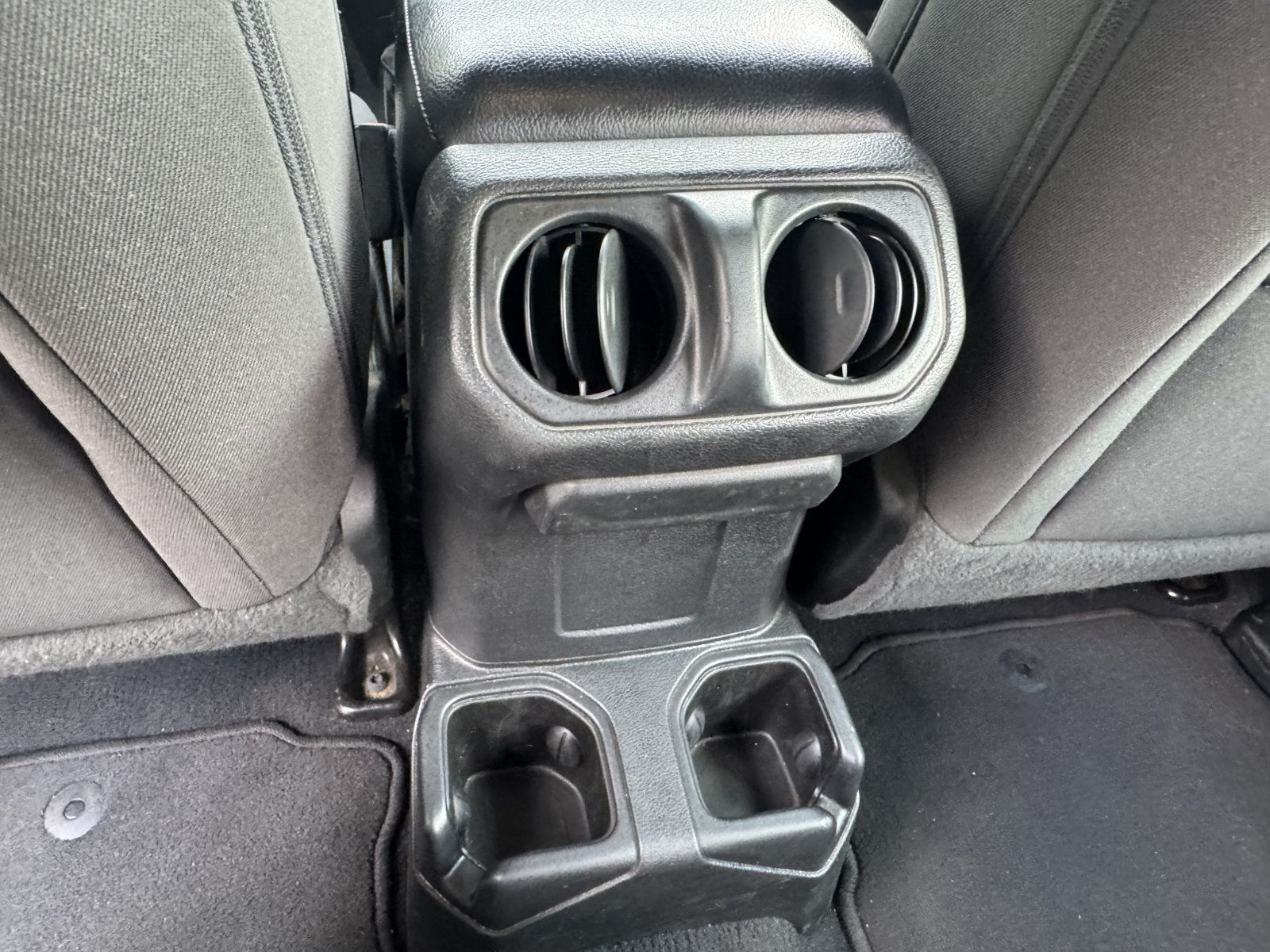 Used 2023 Jeep Wrangler Unlimited Sport AWD/4WD image 23