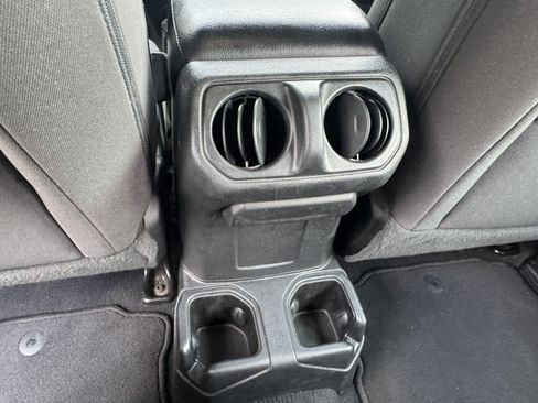 Used 2023 Jeep Wrangler Unlimited Sport AWD/4WD image 23