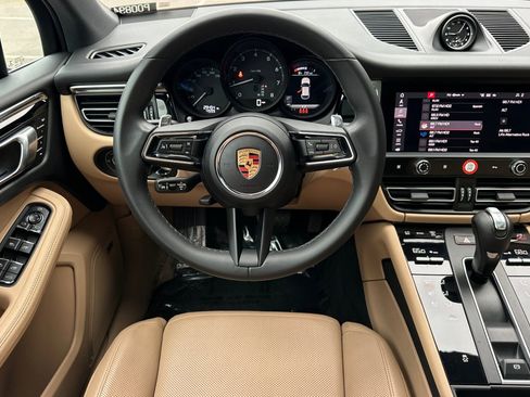 Used 2023 Porsche Macan image 14