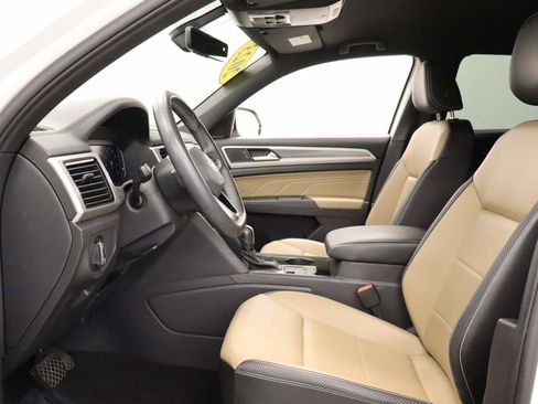 Used 2023 Volkswagen Atlas Cross Sport SE image 15