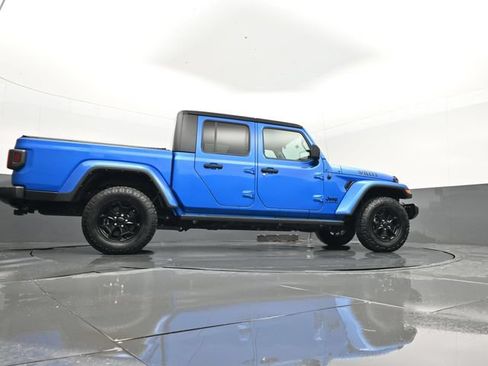 Used 2021 Jeep Gladiator Sport AWD/4WD image 23