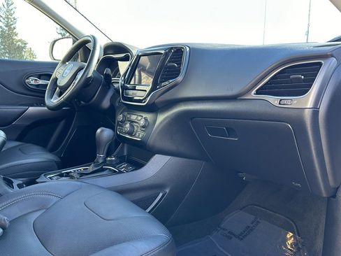 Used 2020 Jeep Cherokee Limited image 20