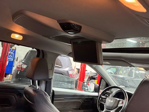 Used 2018 Honda Odyssey EX-L image 11