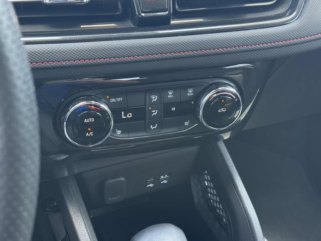 Used 2025 Chevrolet TrailBlazer RS w/ Convenience Package FWD image 29