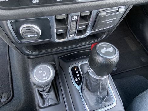Used 2024 Jeep Wrangler Unlimited Sport AWD/4WD image 41
