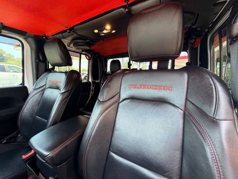 Used 2020 Jeep Gladiator Rubicon AWD/4WD image 34