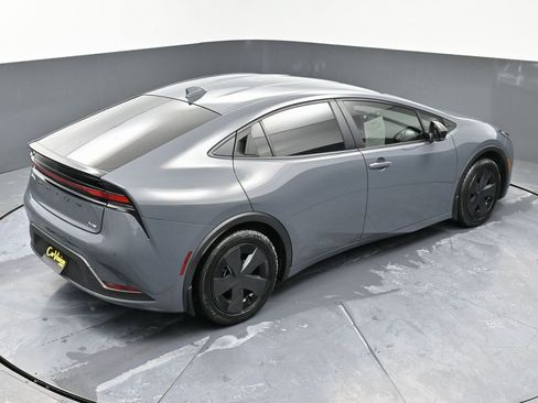 Used 2024 Toyota Prius LE image 42