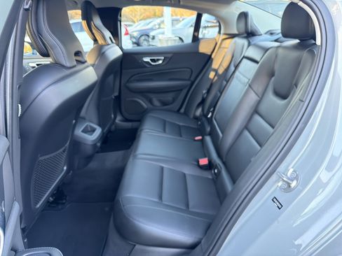 Certified 2024 Volvo S60 B5 Core image 32