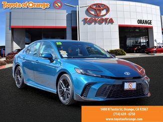 Used 2025 Toyota Camry SE FWD video 1
