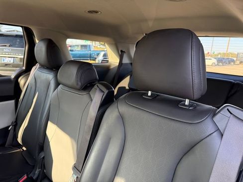 Used 2024 Kia Carnival LX image 29