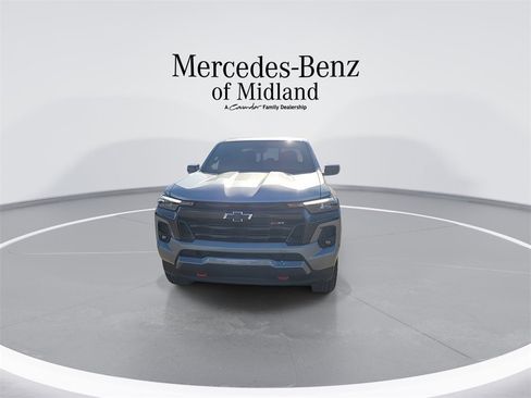 Used 2024 Chevrolet Colorado Z71 w/ Z71 Convenience Package 2 image 3