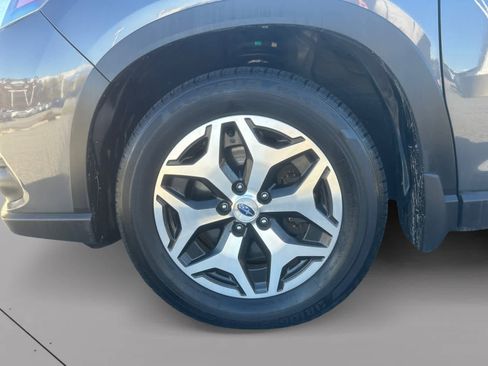 Used 2022 Subaru Forester Premium image 19