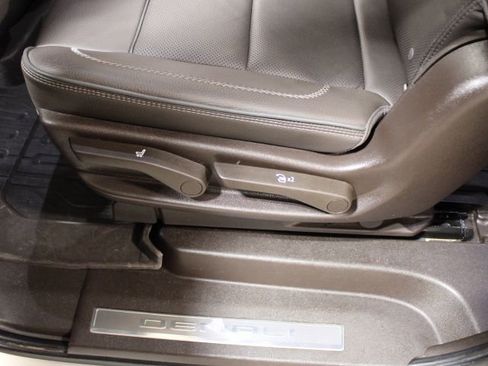 Used 2022 GMC Yukon XL Denali image 20