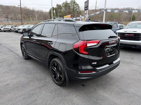 Used 2022 GMC Terrain SLT w/ Elevation Edition AWD/4WD image 3