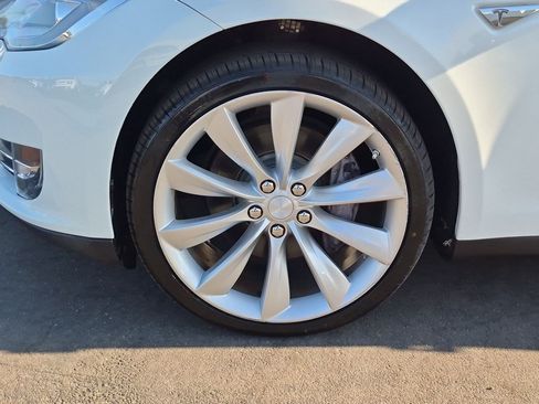Used 2013 Tesla Model S Performance RWD image 27