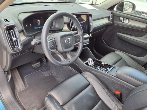 Used 2023 Volvo XC40 B5 Plus AWD/4WD image 20