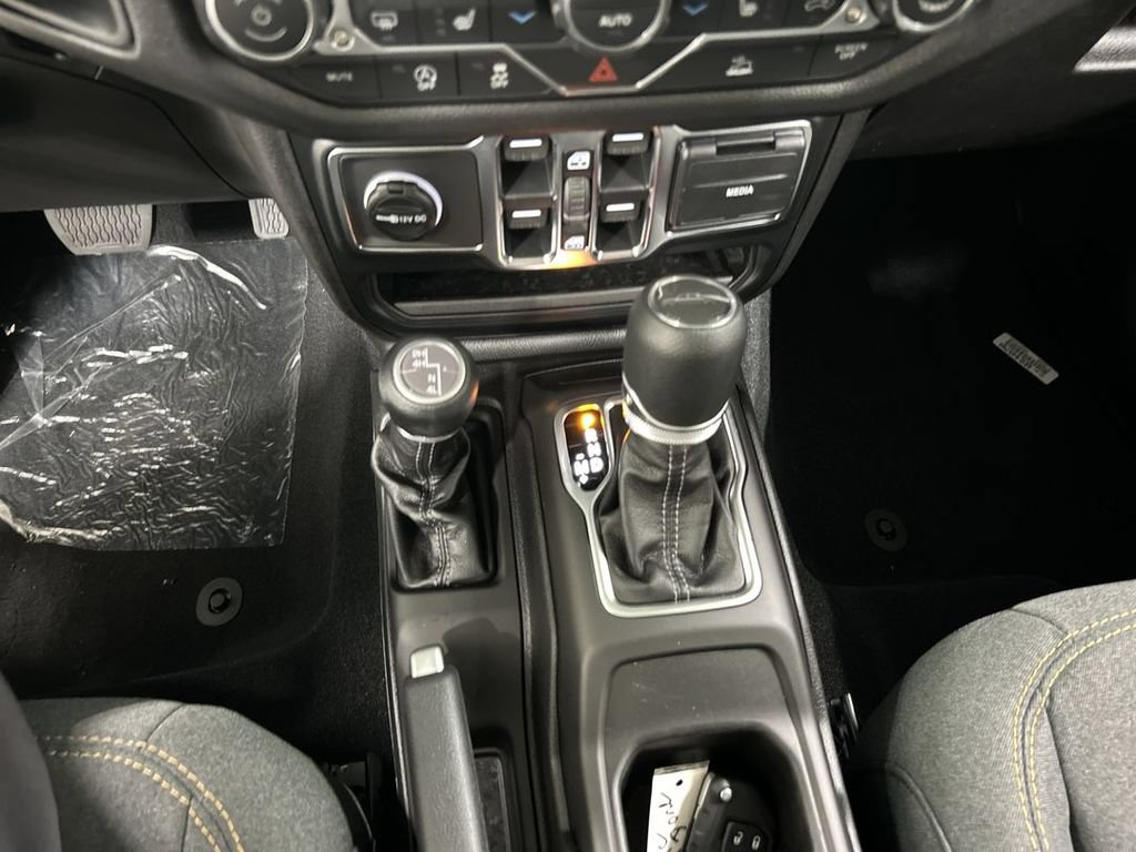 New 2026 Jeep Gladiator Sport AWD/4WD image 16