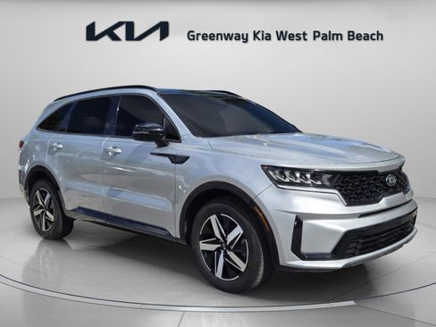Used 2021 Kia Sorento S w/ Panoramic Sunroof Package image 1