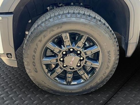 Used 2026 GMC Sierra 2500 AT4 AWD/4WD image 10
