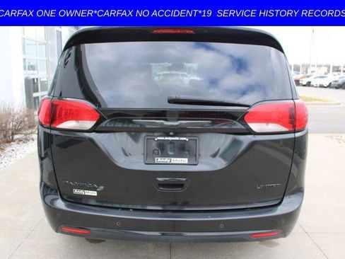 Used 2018 Chrysler Pacifica Limited w/ Advanced Safetytec Group image 7